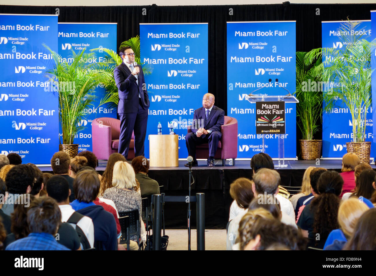 Miami Florida,Book Fair International,Miami Dade College campus,letterario,festival,pubblico annuale,autore,John Lewis,Andrew Aydin,March Book One Two,sp Foto Stock