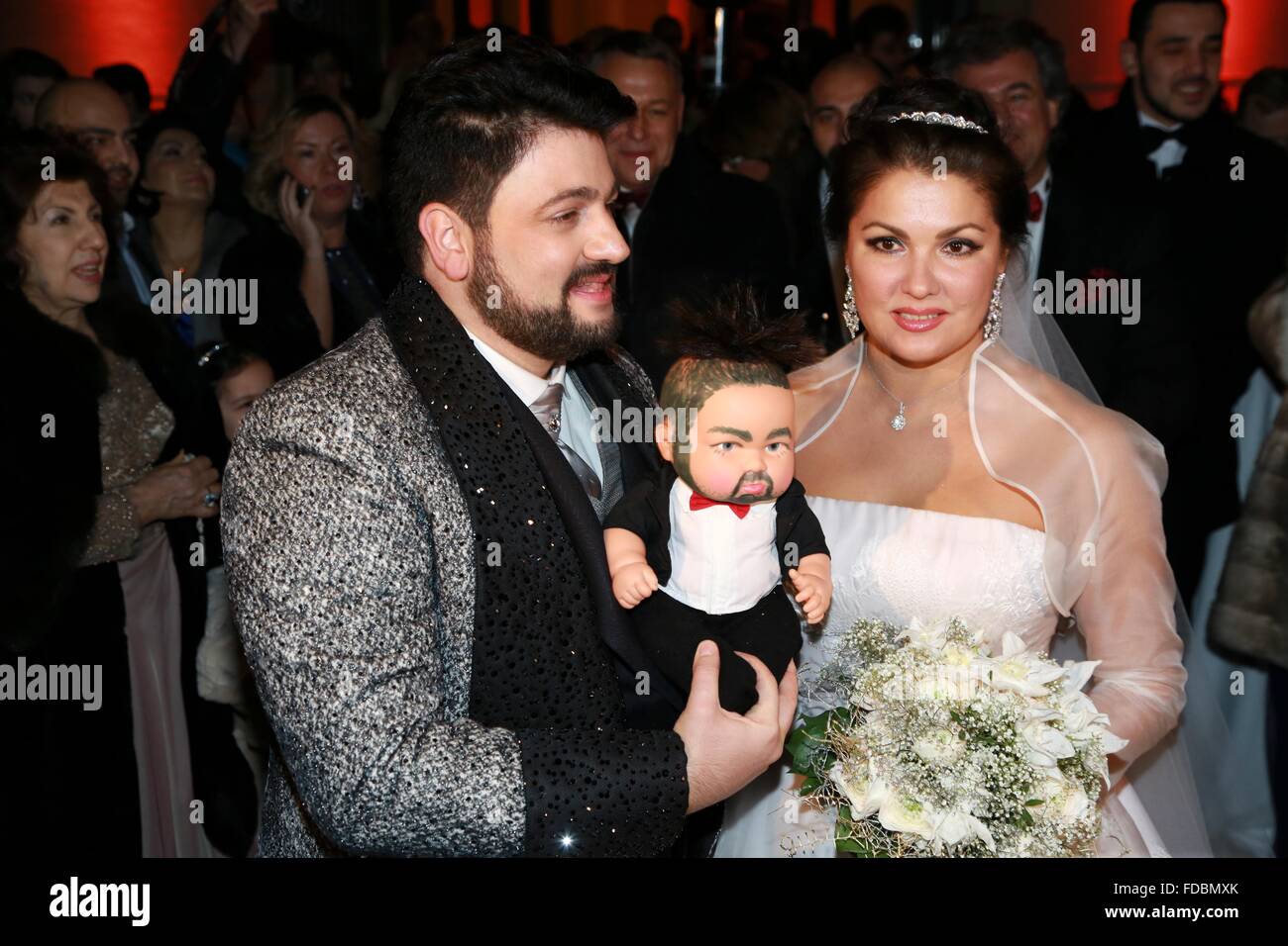 Matrimonio di Anna Netrebko e Yusif Eyvazov dotate: Anna Netrebko, Yusif Eyvazov dove: Vienna, Austria quando: 29 Dic 2015 Foto Stock