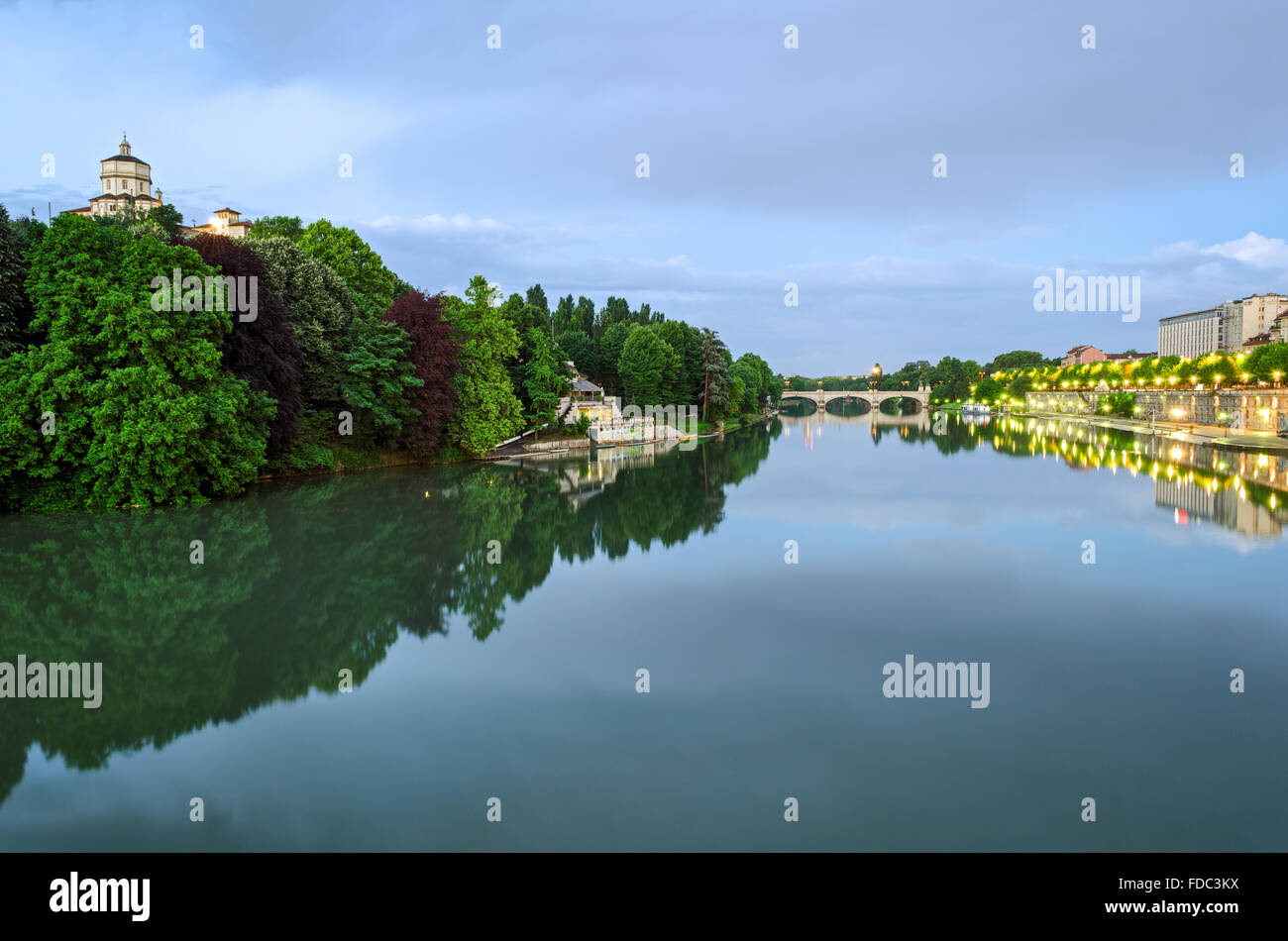 Torino (Torino), il fiume Po e Cappuccini all'alba Foto Stock