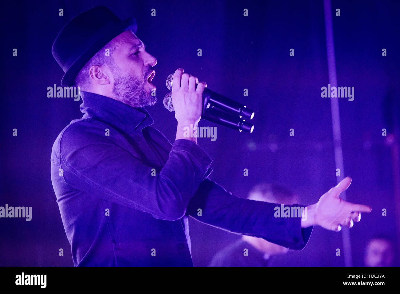 Cambiano d'Agogna Italia. Il 29 gennaio 2016. La rock band italiana SUBSONICA suona dal vivo sul palco del music club fenomeno durante il 'Una Foresta Nei Club Tour 2016' Credit: Rodolfo Sassano/Alamy Live News Foto Stock