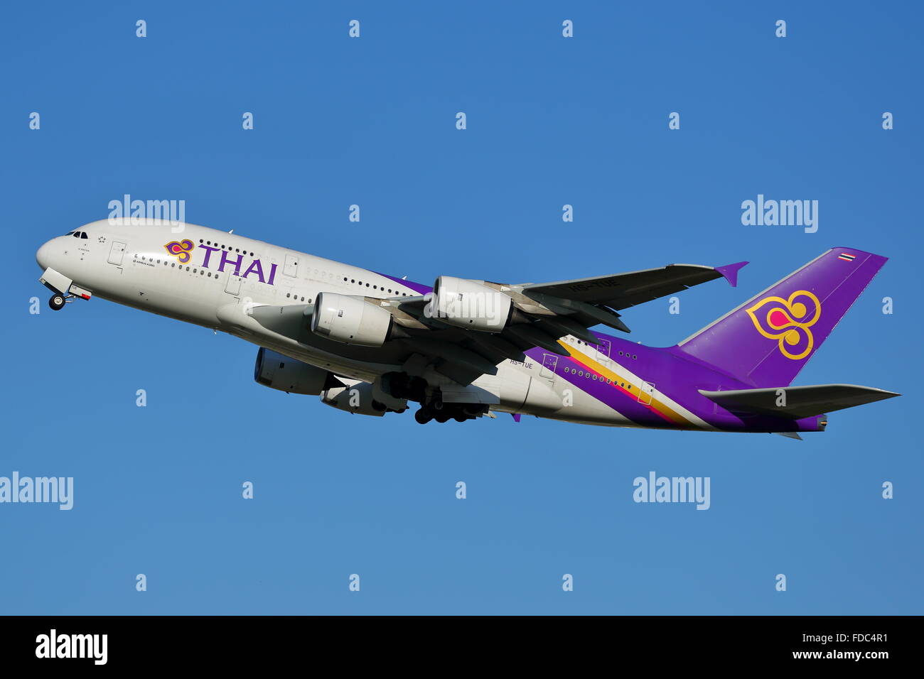 Thai Airways International Airbus A380-800 HS-MAR in partenza da Londra Heathrow, REGNO UNITO Foto Stock