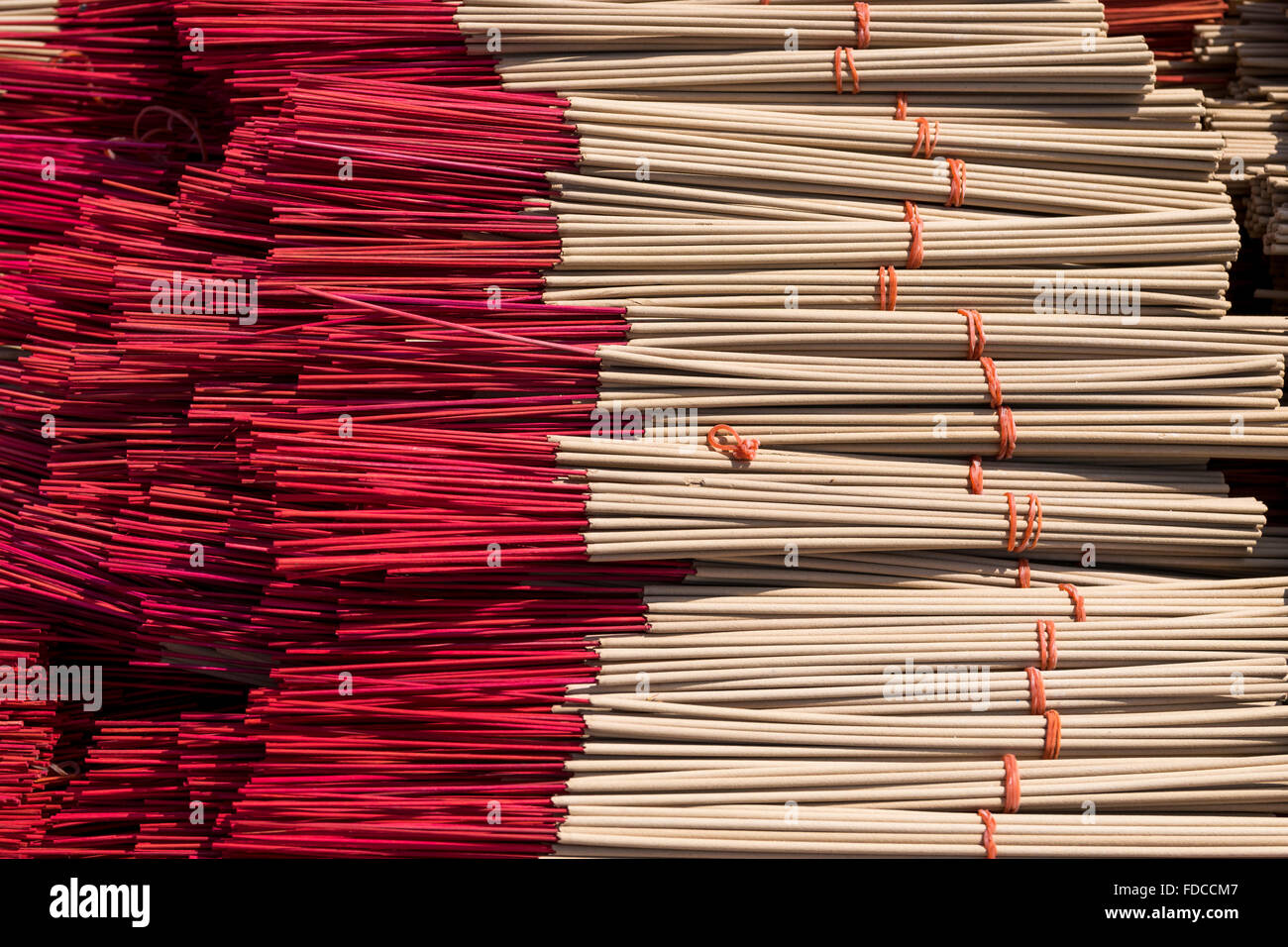 Incenso per adorare la texture dello sfondo. Foto Stock