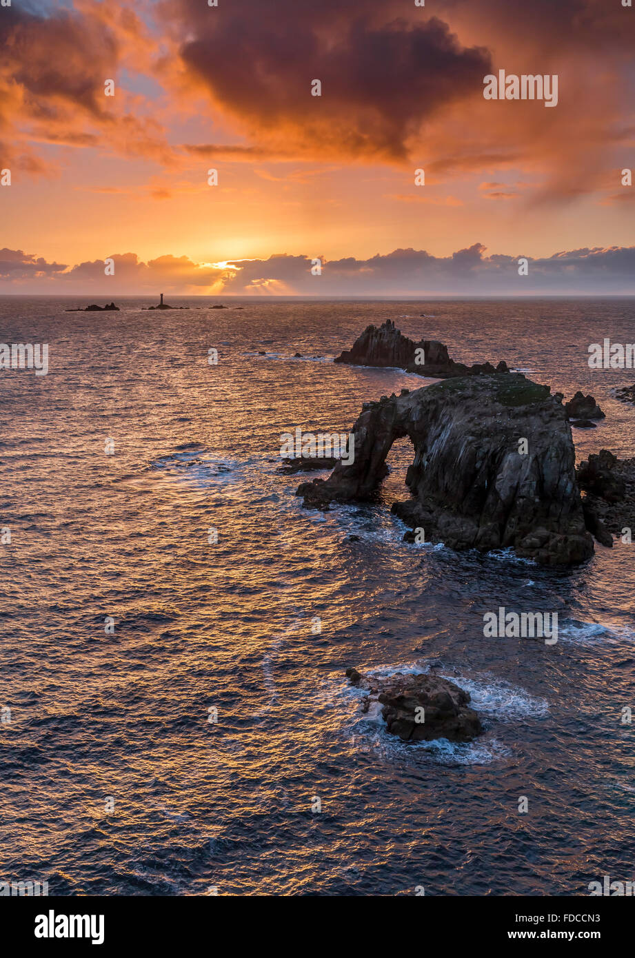 Sunset, terra,s End, Cornwall, Regno Unito Foto Stock