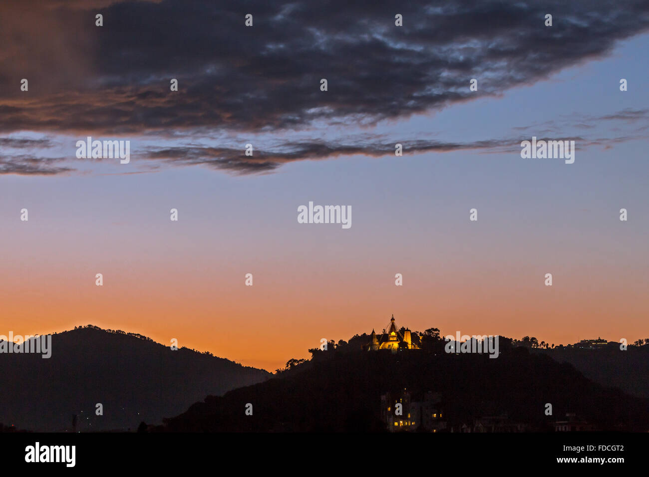 Collina sacra e stupa di Swayambhunath, Kathmandu, Nepal. Foto Stock