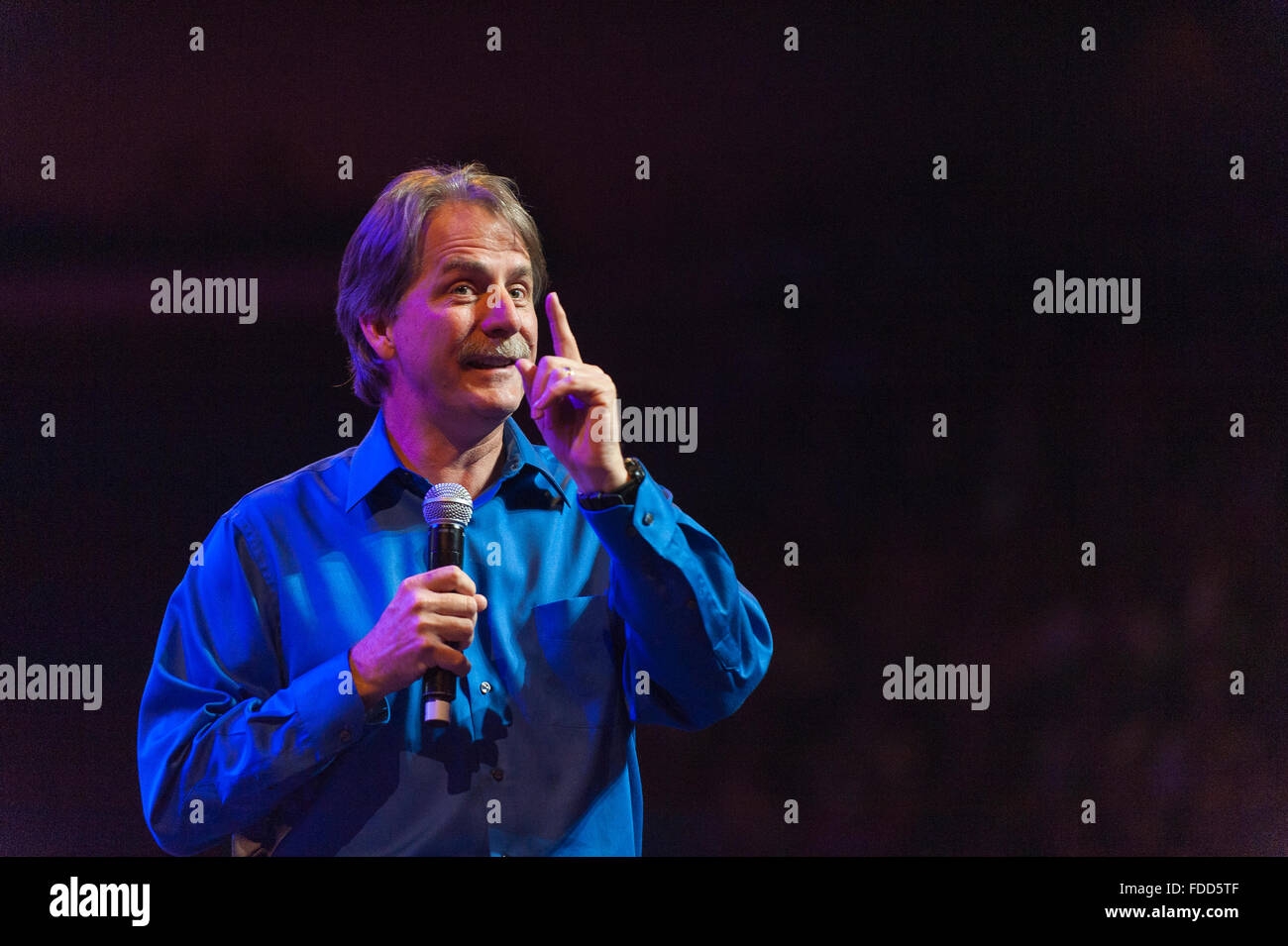 La televisione americana personalità e collare blu comico Jeff Foxworthy sul palco. Foto Stock