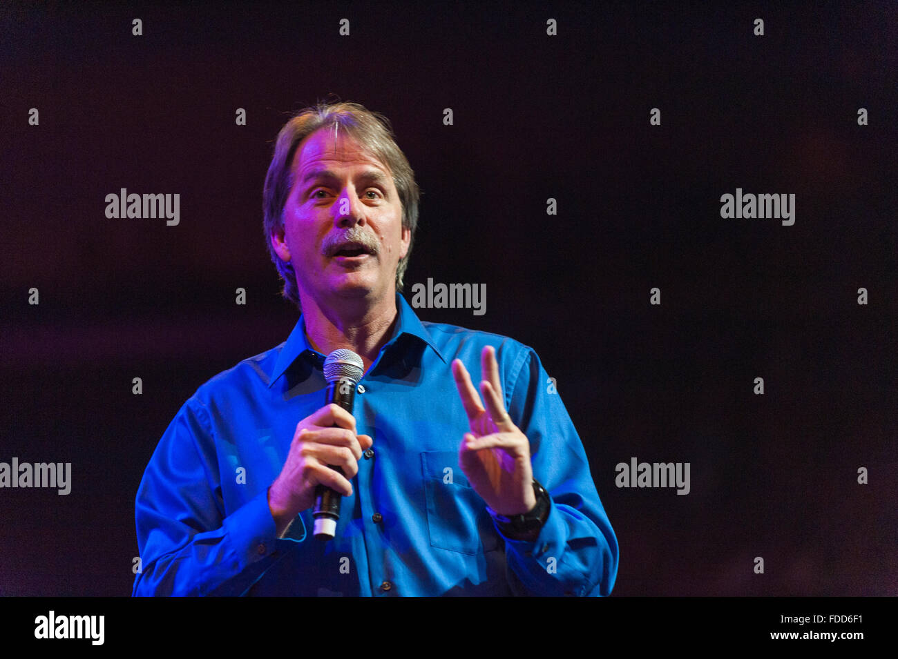 La televisione americana personalità e collare blu comico Jeff Foxworthy sul palco. Foto Stock