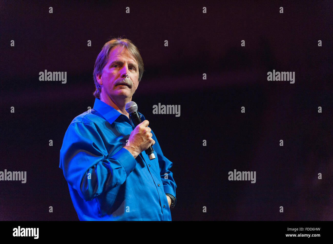 La televisione americana personalità e collare blu comico Jeff Foxworthy sul palco. Foto Stock