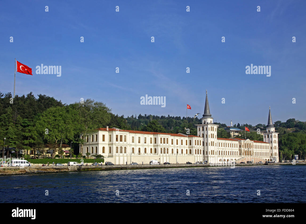 Kuleli Liceo Militare (Kuleli Askeri Lisesi) sulla banca di lo stretto del Bosforo ad Istanbul in Turchia Foto Stock