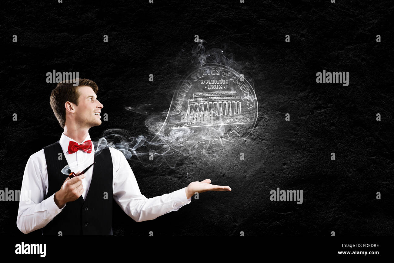 Immagine concettuale del giovane uomo bello tubo di fumo Foto Stock