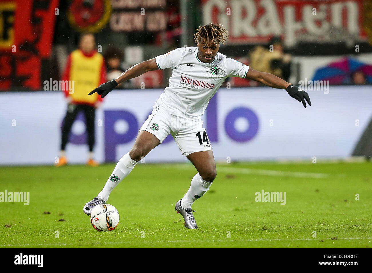 Leverkusen, Germania. Il 30 gennaio, 2016. Hannover Allan Saint-Maximin in azione durante la Bundesliga tedesca partita di calcio tra Bayer Leverkusen e Hannover 96 al BayArena a Leverkusen, Germania, 30 gennaio 2016. Foto: MAJA HITIJ/dpa/Alamy Live News Foto Stock