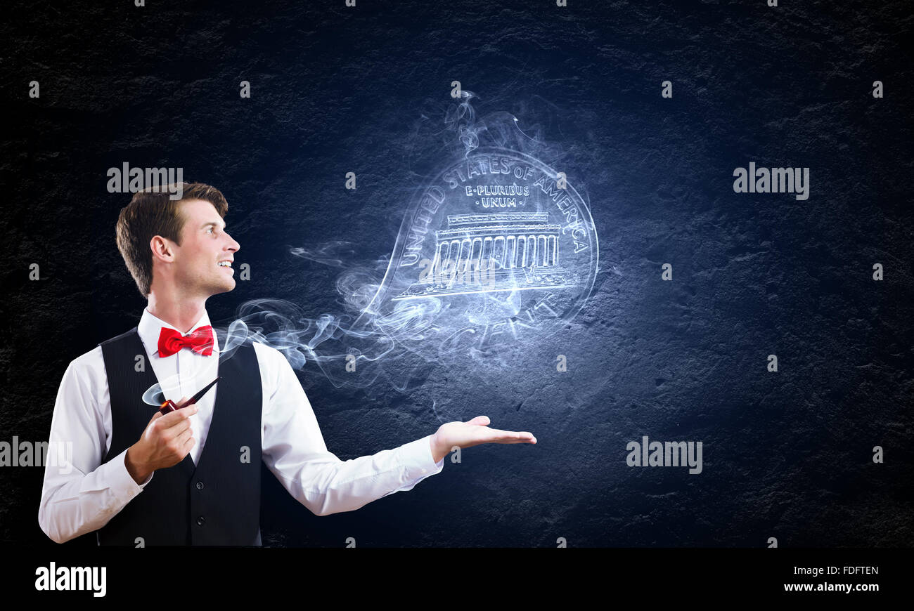 Immagine concettuale del giovane uomo bello tubo di fumo Foto Stock