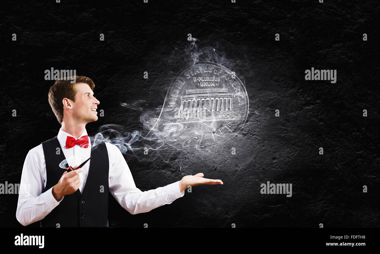 Immagine concettuale del giovane uomo bello tubo di fumo Foto Stock