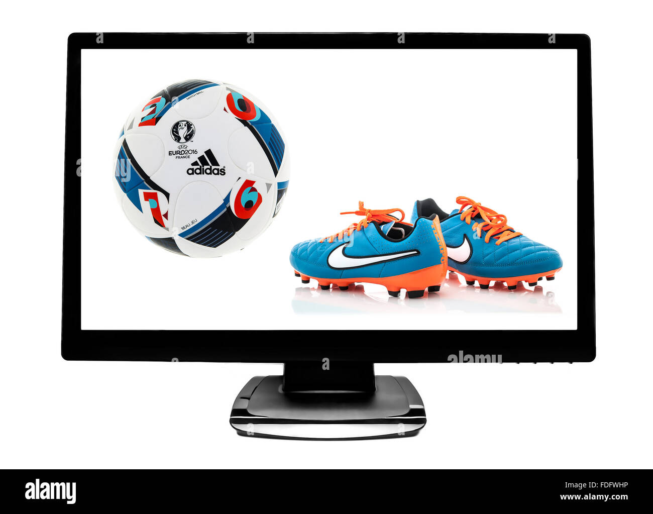 Tv a schermo piatto con Euro 2016 Beau Jeu Football e stivali Foto Stock