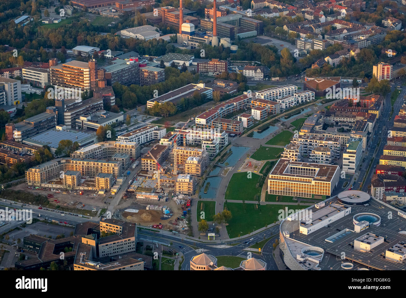 Vista aerea, grande sito di costruzione nel centro di Essen, quartiere universitario, Essens green center continua a crescere, Essen, Foto Stock