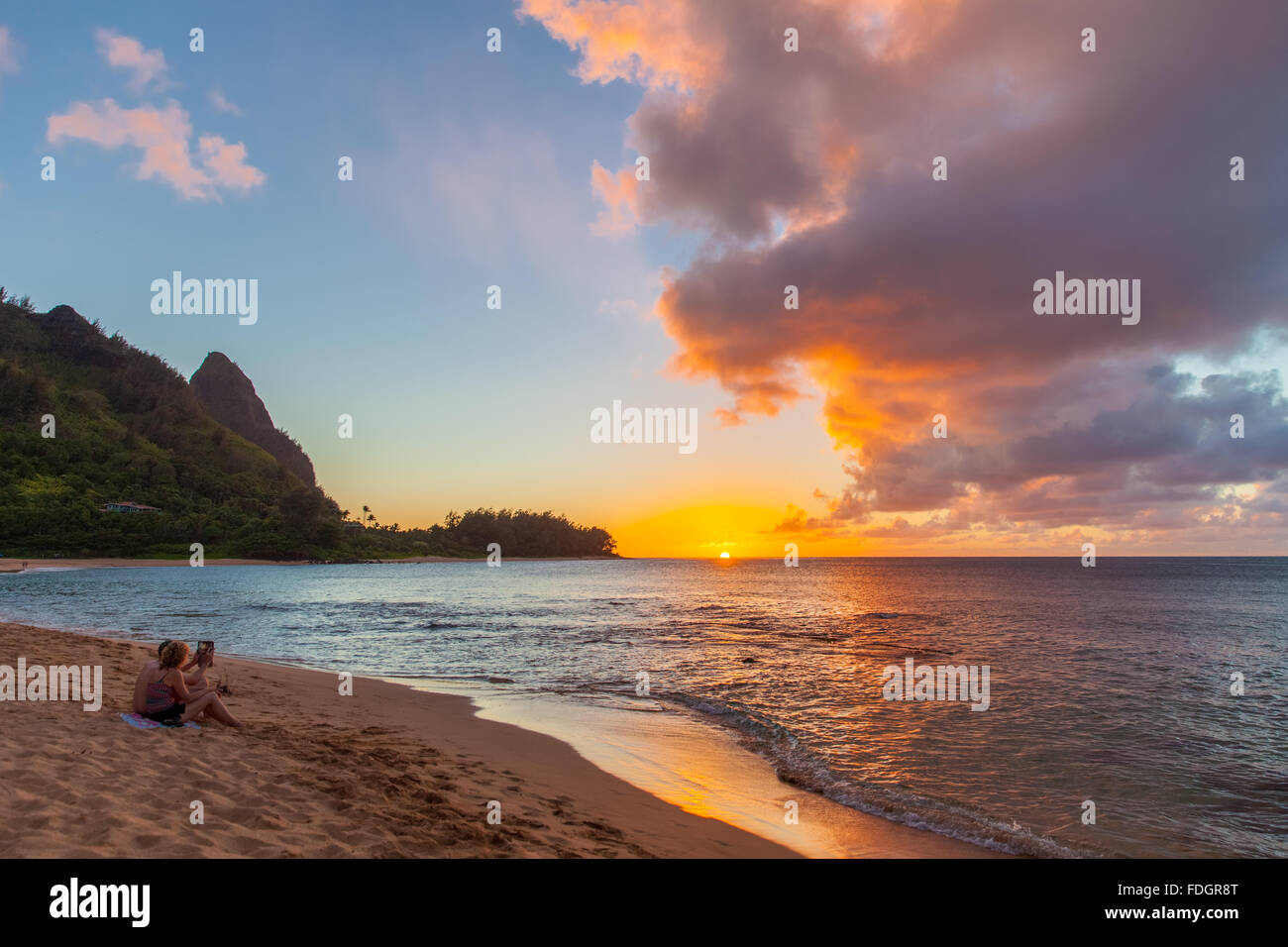 Tramonto a Haena Beach Kauai Hawaii USA Foto Stock