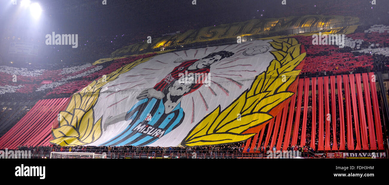 Milano, Italia. 31 gennaio, 2016. I tifosi del Milan durante il calcio di Serie A nella partita tra AC Milan e FC Internazionale. AC Milan vince 3-0 su FC Internazionale. Alex, Carlos Bacca e M'Baye Niang sono i marcatori © Nicolò Campo/Pacific Press/Alamy Live News Foto Stock