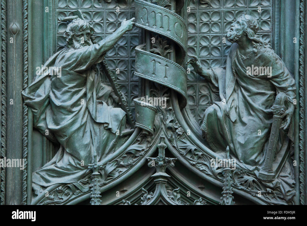 San Giuseppe e il re Davide. Dettaglio della principale porta di bronzo del Duomo di Milano a Milano, Italia. Il bronzo Foto Stock