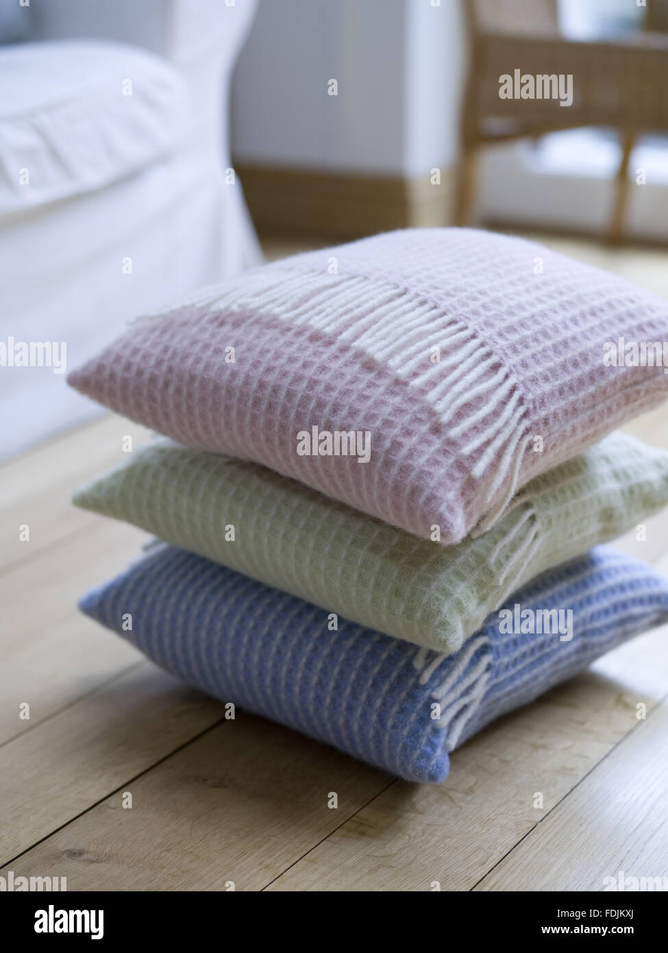 British-realizzata in pura lana cuscini. Prodotto disponibile in selezionati nazionali negozi di fiducia. Foto Stock