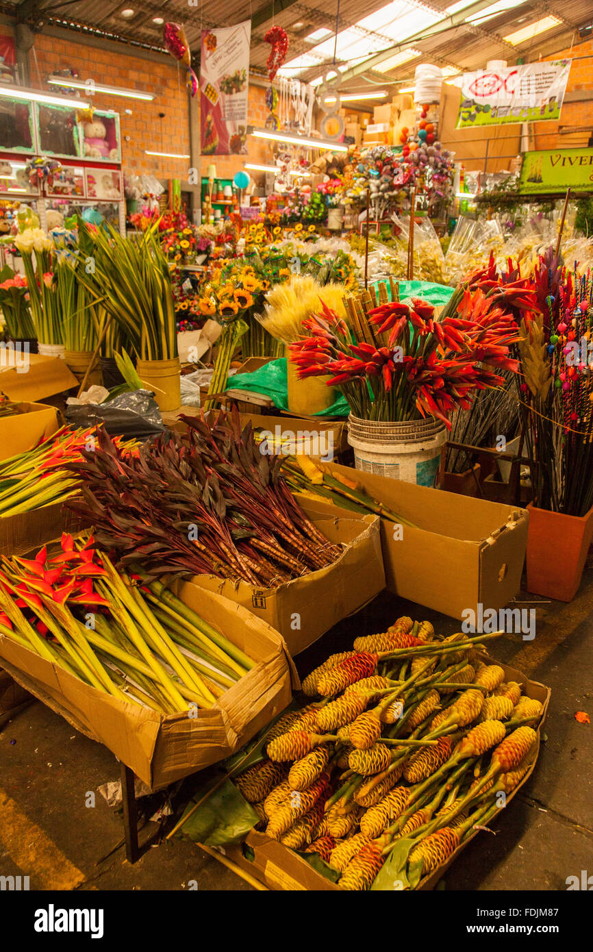 Fiori a Paloquemao agricoltori il mercato dei fiori a Bogotà, Colombia, America del Sud. Foto Stock