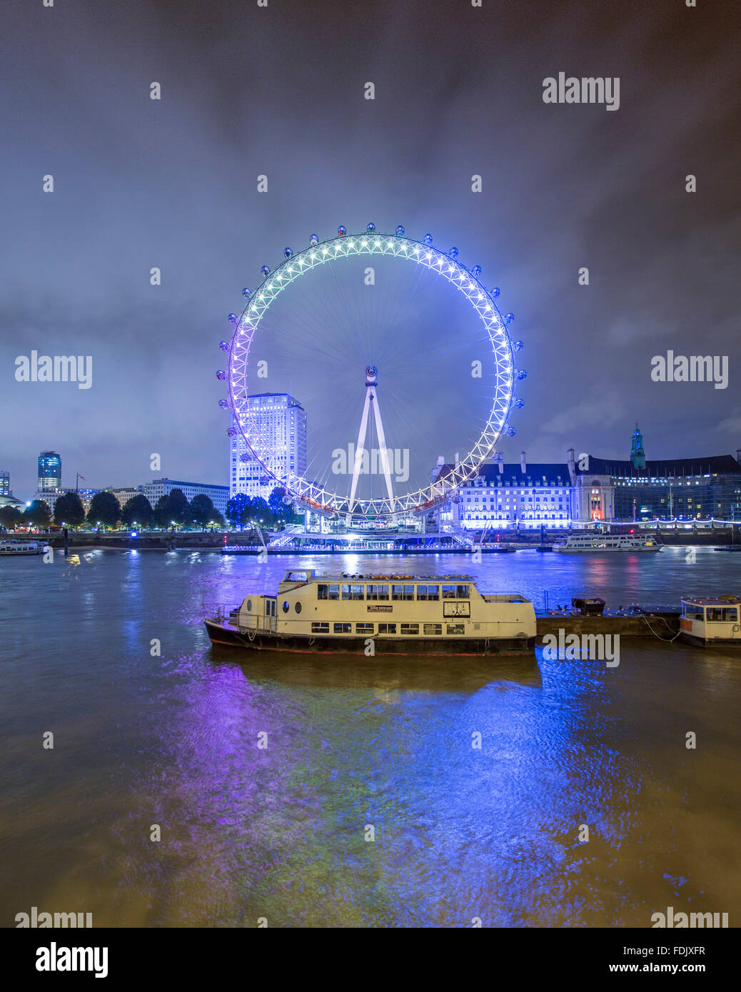 London Eye e South Bank di notte, Inghilterra, Regno Unito Foto Stock