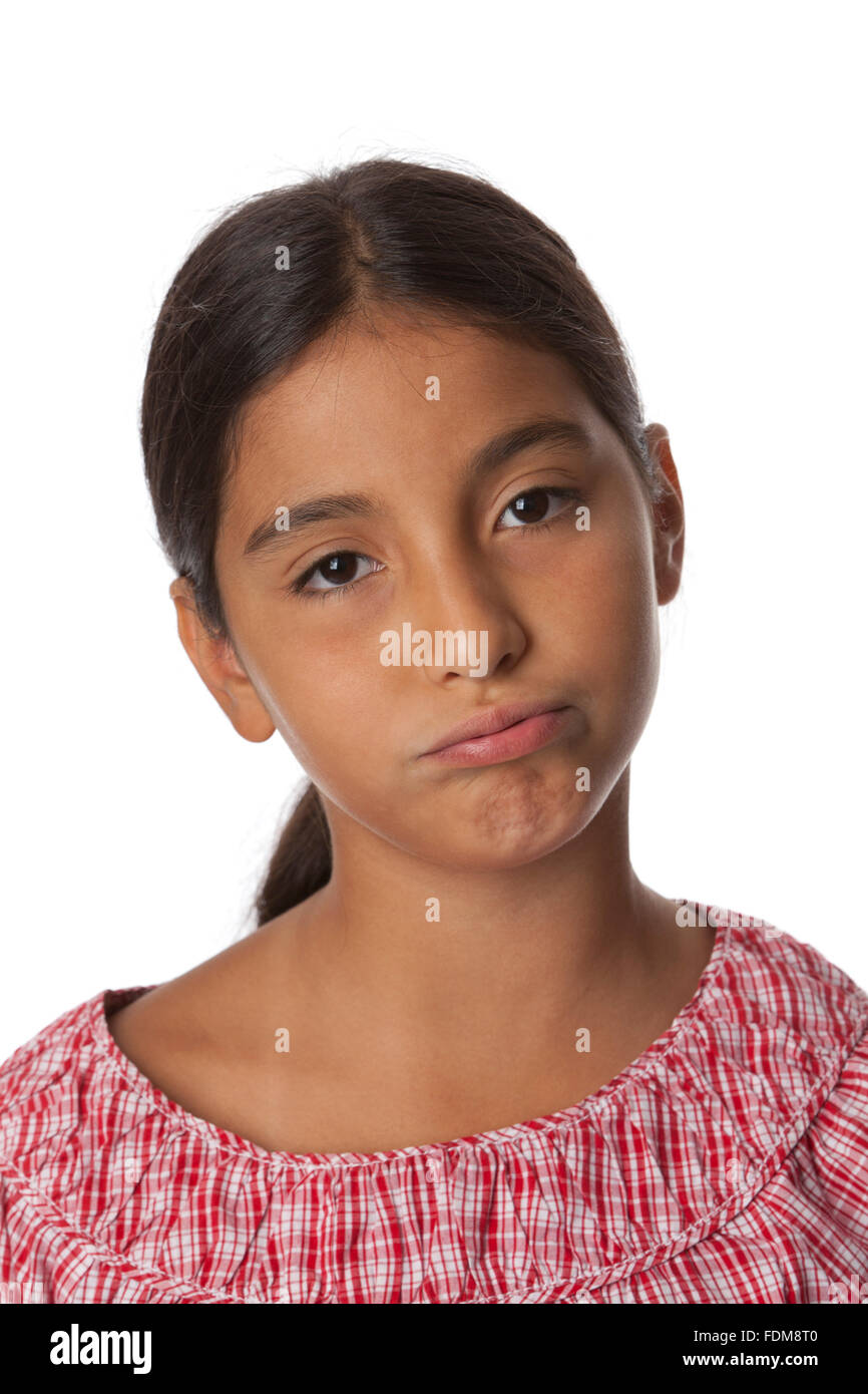 Giovane ragazza adolescente ha abbastanza di esso, ritratto su sfondo bianco Foto Stock