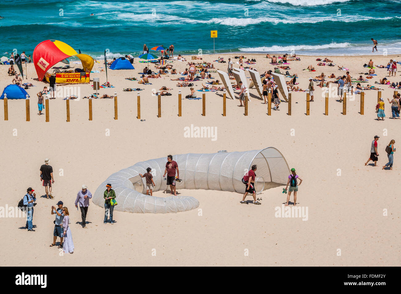 Australia, Nuovo Galles del Sud, Sydney, Tamarama Beach, scultura contemporanea exibition 'Sculpture dal mare" Foto Stock