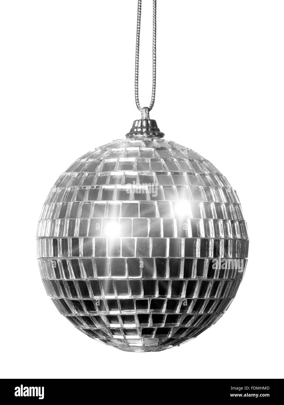 Natale sfera dello specchio isolato su uno sfondo bianco. Foto Stock