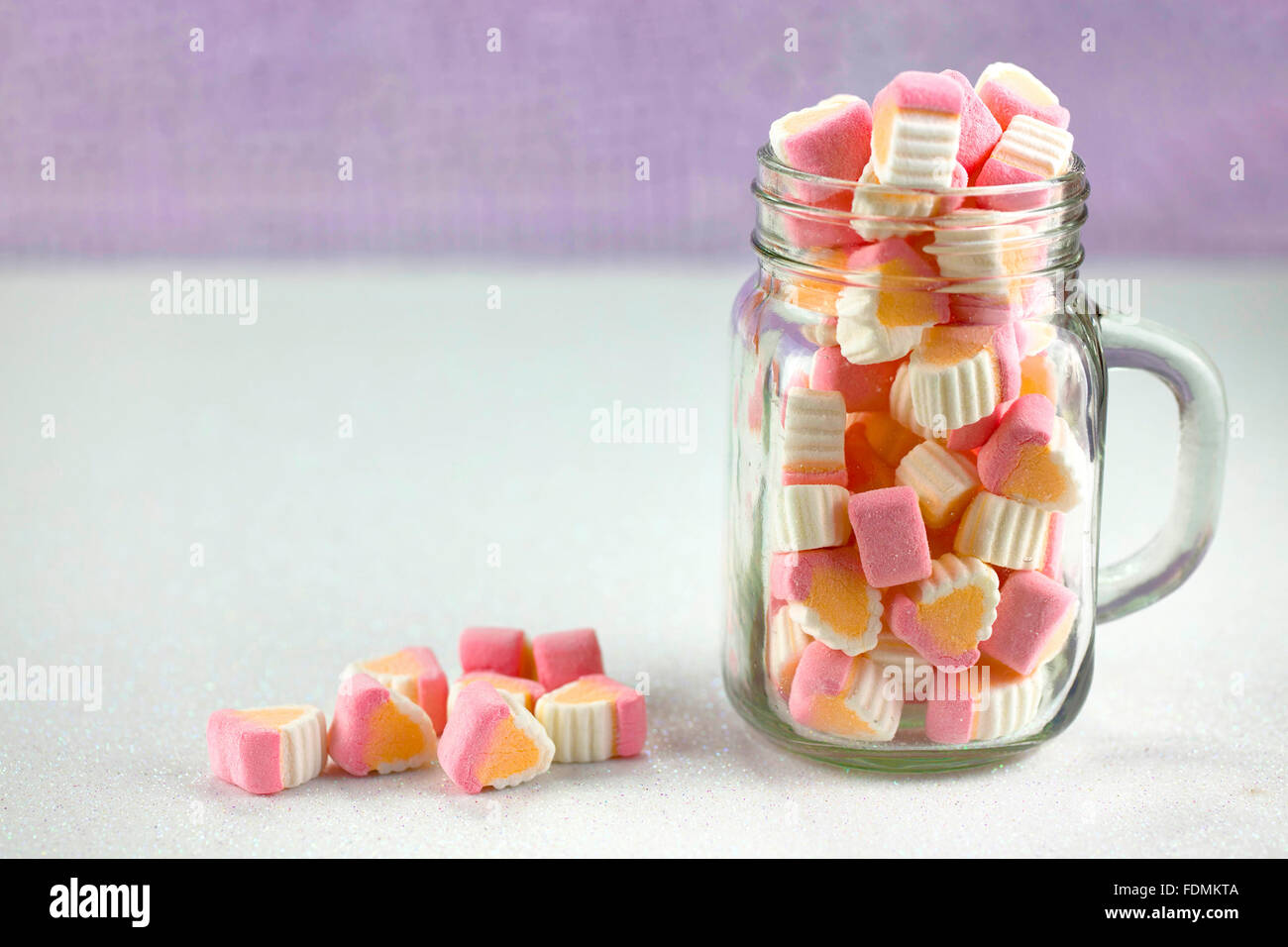 Colorati marshmallow in miniatura Foto Stock