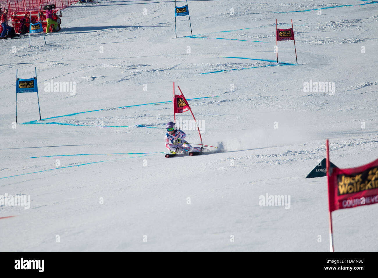 Tessa Worley della Francia in azione sci di slalom gigante a Courchevel femminile di Coppa del Mondo di sci 2016 francese SkiTeam alpino Foto Stock