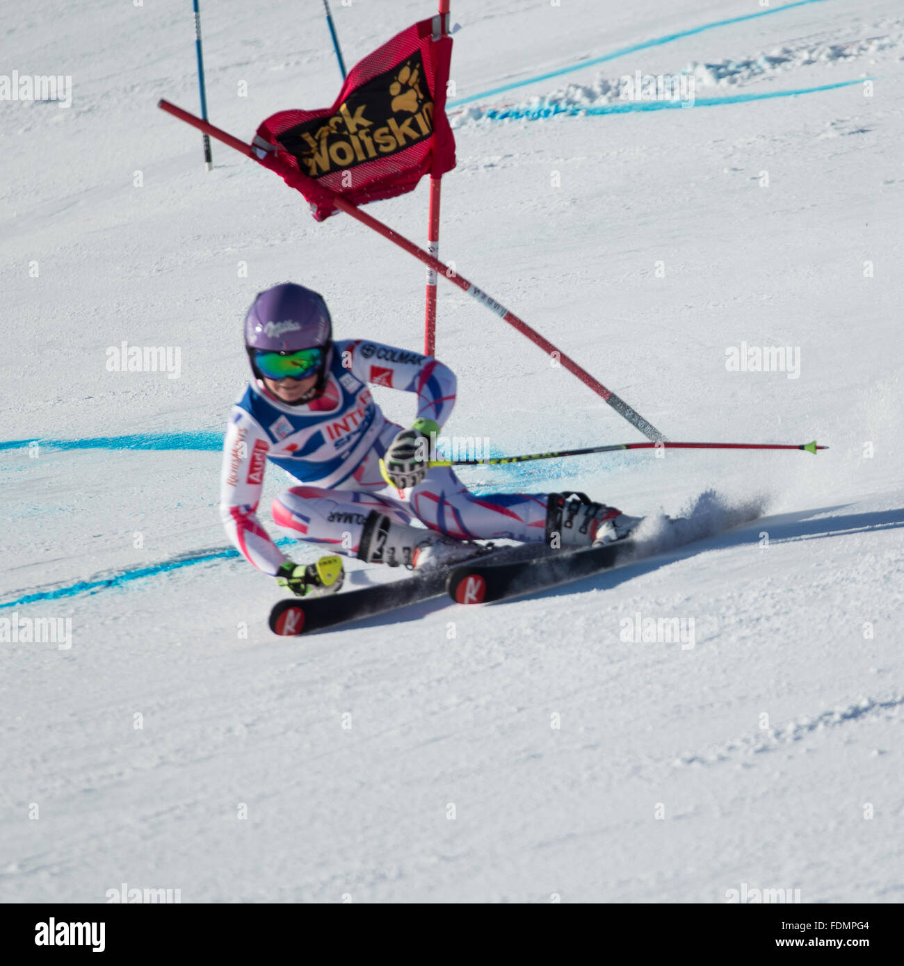 Tessa Worley della Francia in azione sci di slalom gigante a Courchevel femminile di Coppa del Mondo di sci 2016 francese SkiTeam alpino Foto Stock