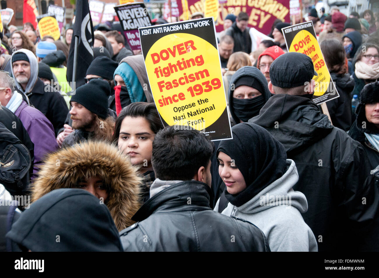 Unire le forze contro il fascismo UAF lotta contro l'estrema destra i