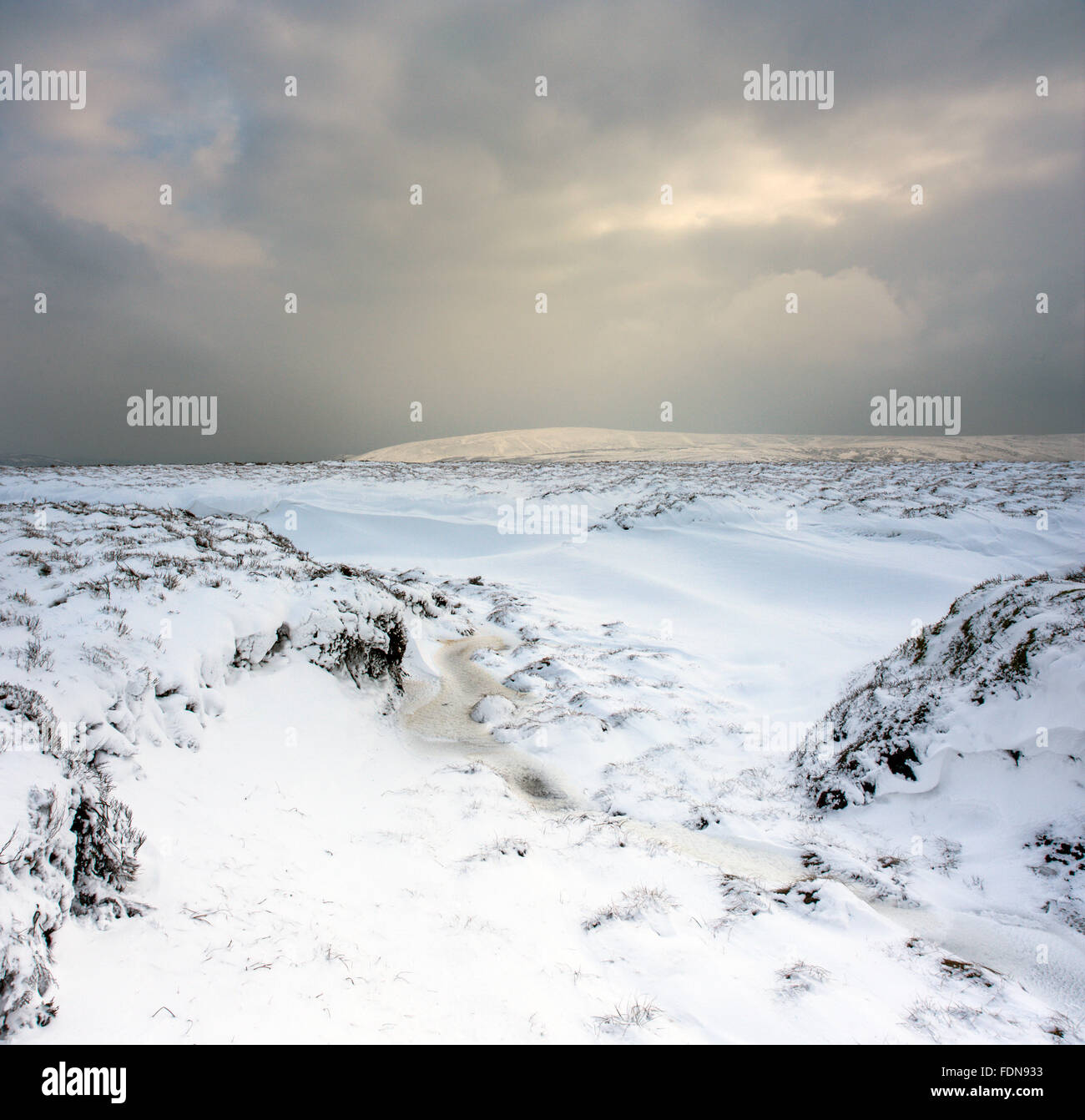 Inverno tra la torba hags su Bowlands Fells Foto Stock