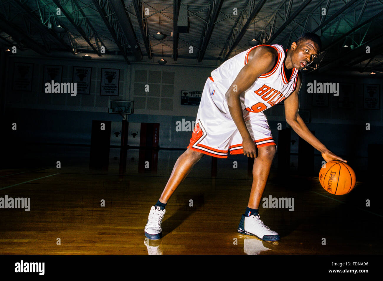CHICAGO, IL - 10 settembre: giocatore di basket Loul Deng a Chicago, Illinois, il 15 gennaio 2005. Foto Stock