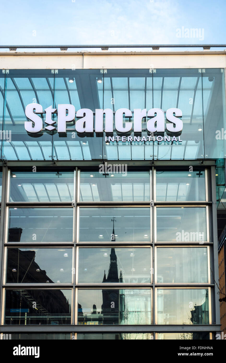 Stazione ferroviaria internazionale di St Pancras, London, Regno Unito Foto Stock