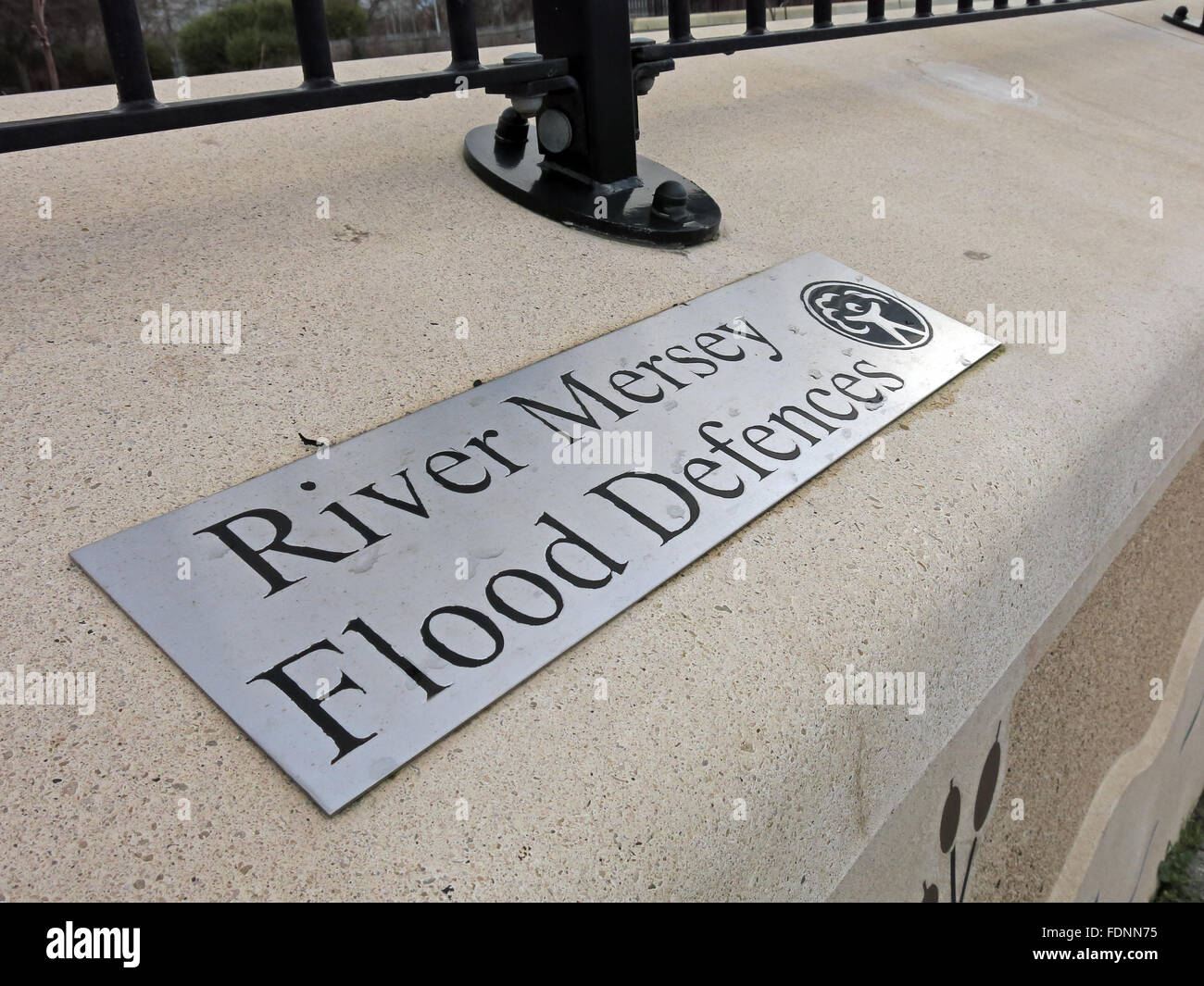 Fiume Mersey difese,Latchford,WARRINGTON,l'Inghilterra,UK Foto Stock