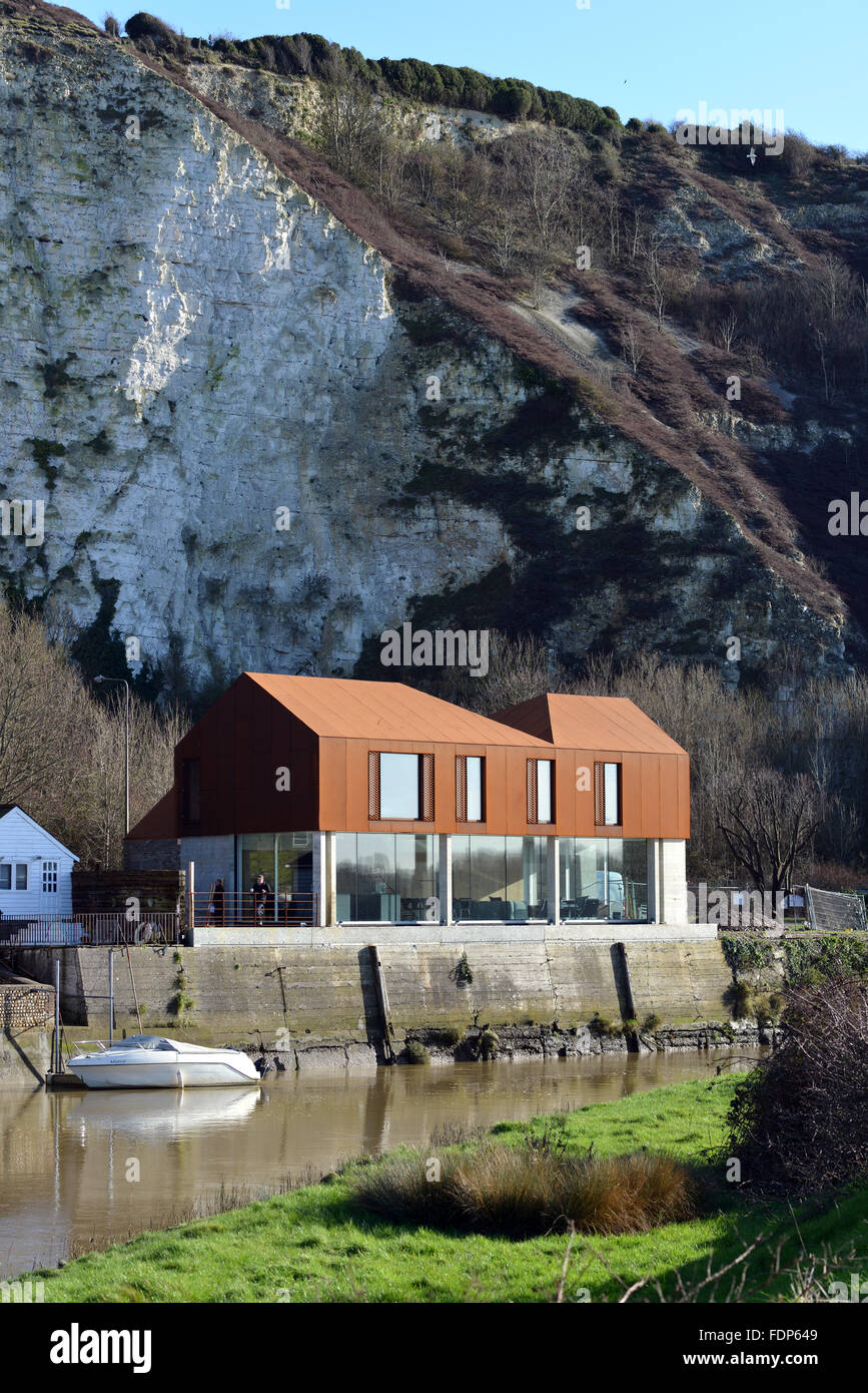 'Grand Designs' architetto progettata nuova casa costruita in Lewes sulle rive del fiume Ouse e presentati in C4 Grand Designs Foto Stock