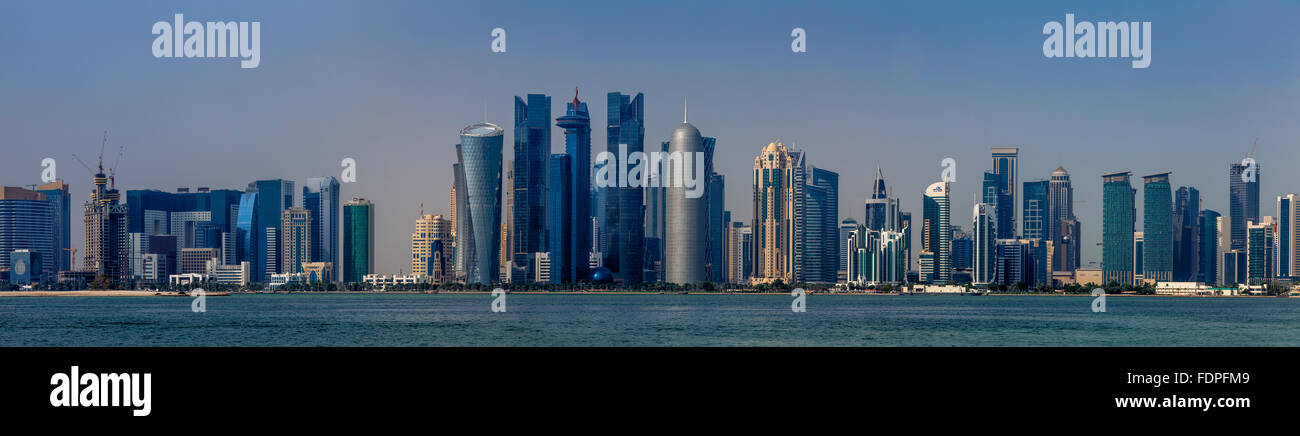 Una immagine panoramica della skyline di Doha, Doha, Qatar Foto Stock