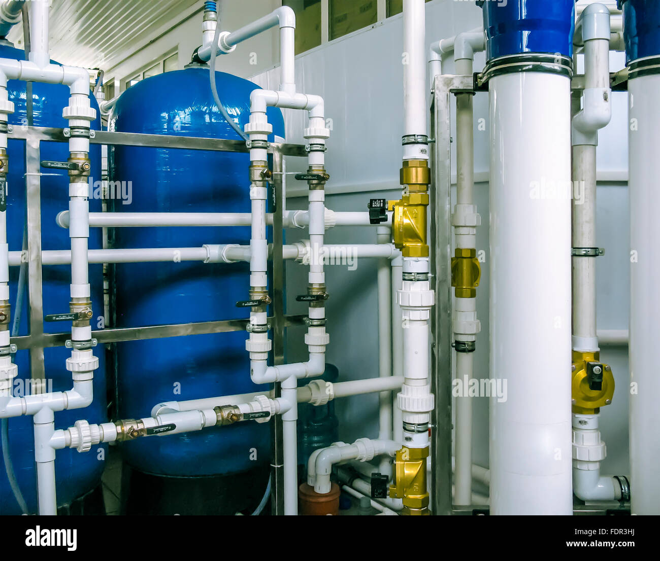 Pompe e tubi sistema di filtrazione e di purificazione dell'acqua Foto Stock