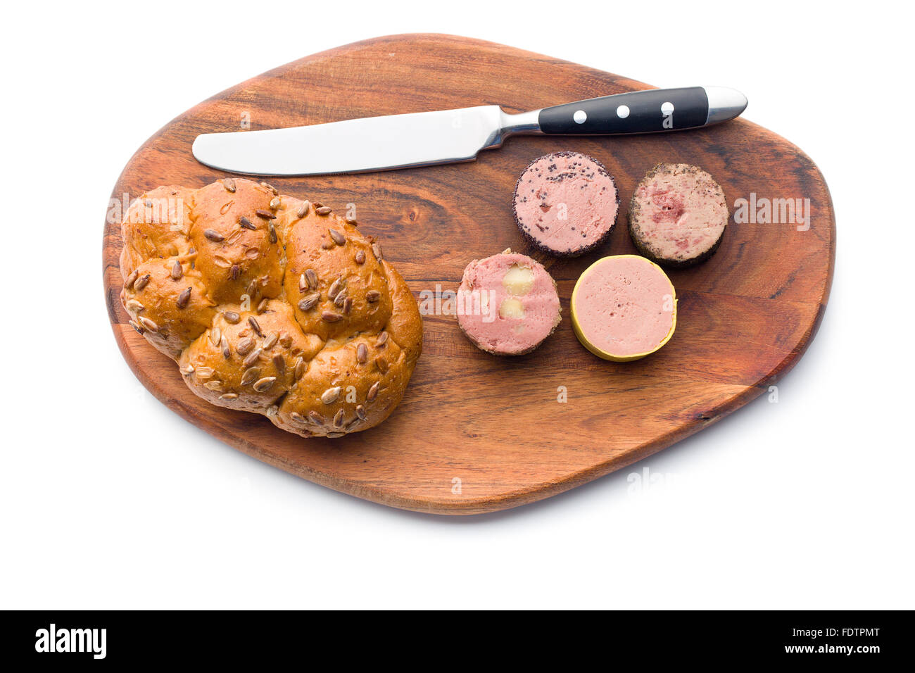 Paté di carne con sapori diversi sul bordo di taglio Foto Stock