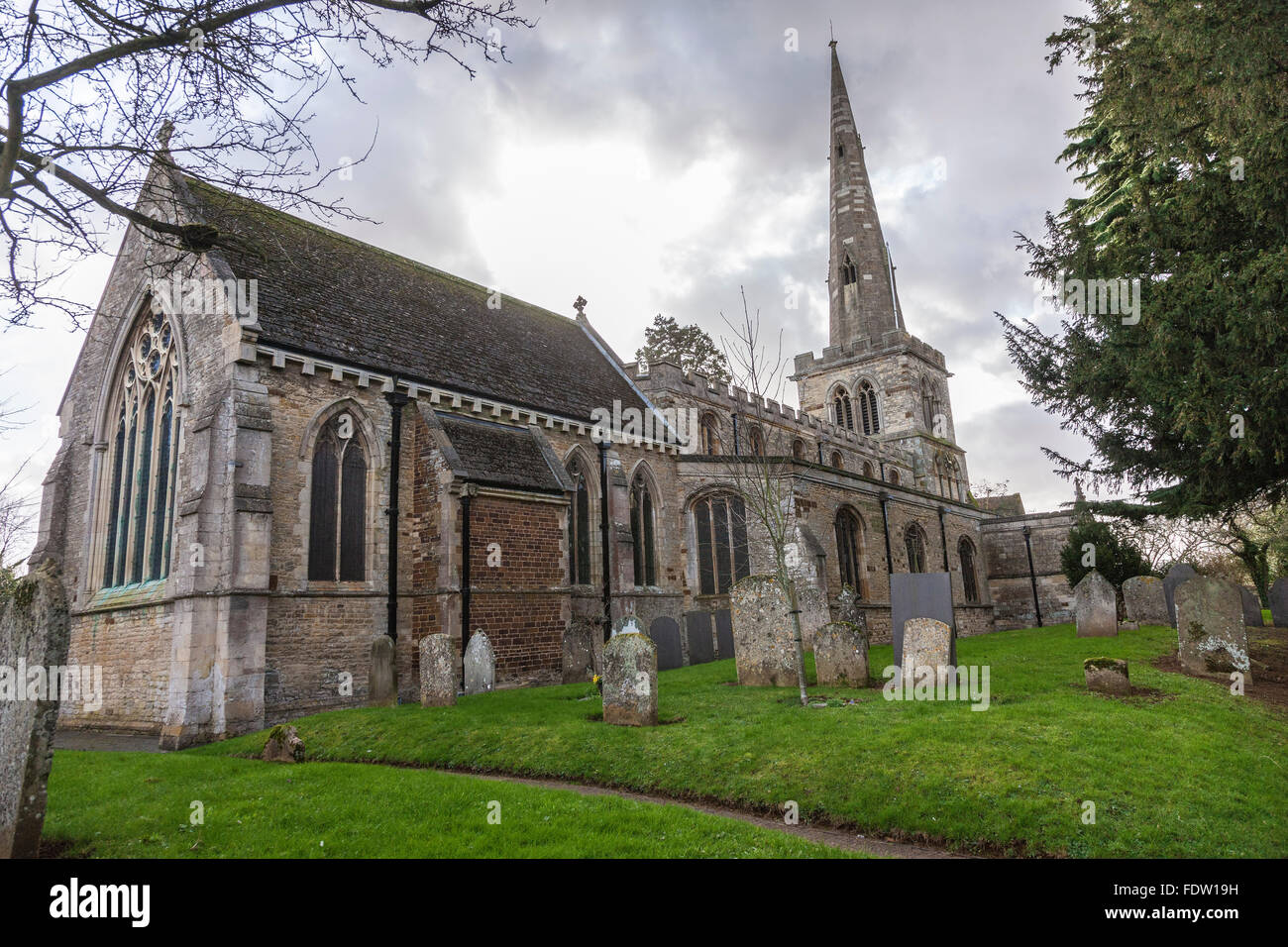 La Chiesa Parrocchiale di Santa Maria Vergine, Ossett, Northamptonshire Foto Stock