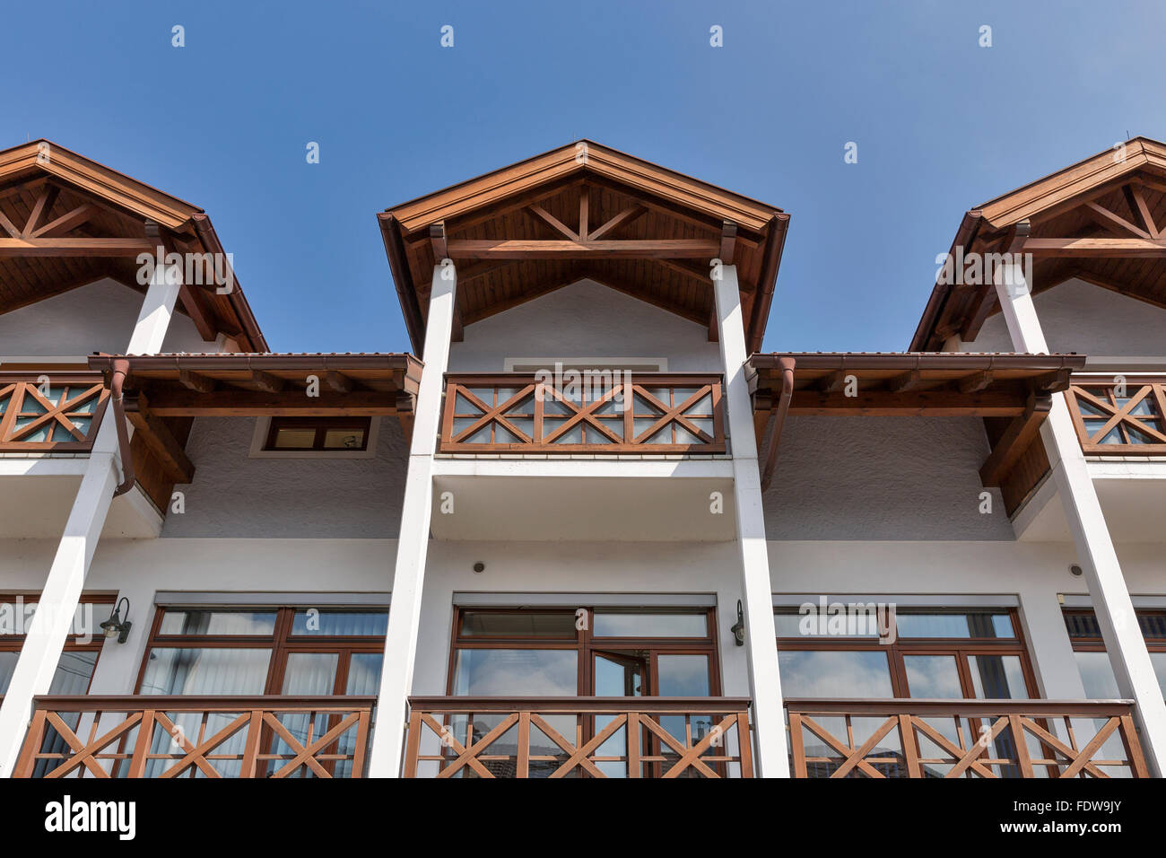 Tipico outdoor moderne camere in affitto nelle Alpi, Austria Foto Stock