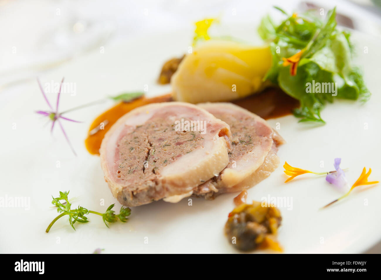 A basso contenuto di grassi estate gourmet piatto a base di carne Foto Stock