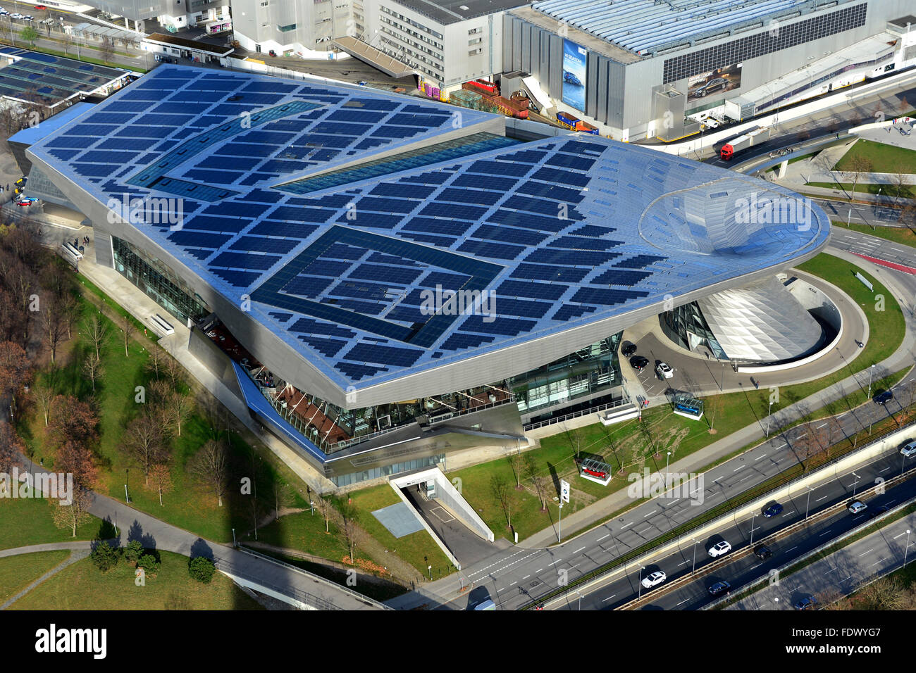 Muenchen, Germania, affacciato sul tetto della BMW Welt Foto Stock