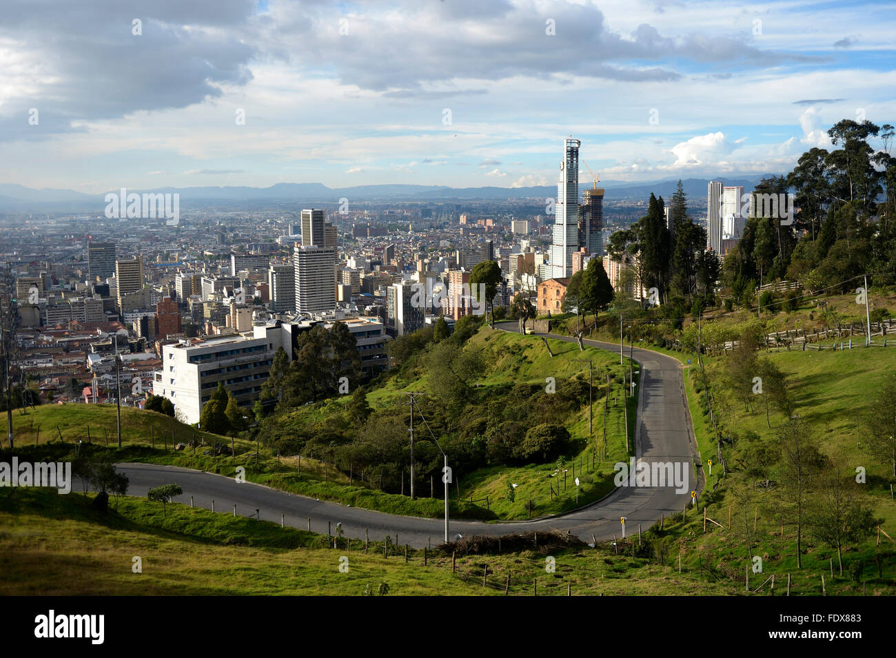 Vista di Bogotá da Turbay Ayala, Colombia Foto Stock