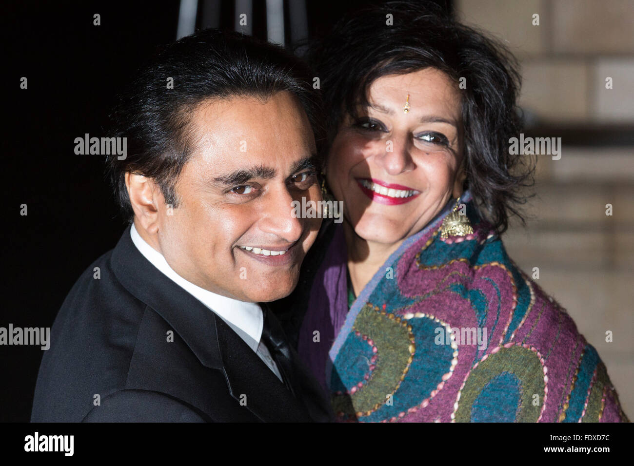 Londra, Regno Unito. 2 febbraio 2016. Attori Sanjeev Bhaskar OBE e Meera Syal. Tappeto rosso arrivi per il British Asian Trust cena annuale presso il Museo di Storia Naturale. Credito: Immagini vibranti/Alamy Live News Foto Stock