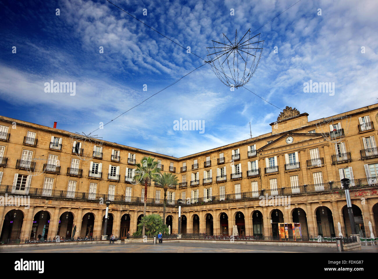Plaza Nueva ("nuova piazza') nel Casco Viejo, la parte vecchia di Bilbao, Paese Basco (Pais Vasco), Spagna. Foto Stock