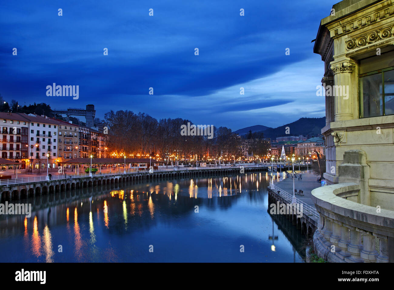 Vista parziale di Bilbao e del fiume Nervion. . Paesi Baschi, Spagna. Foto Stock