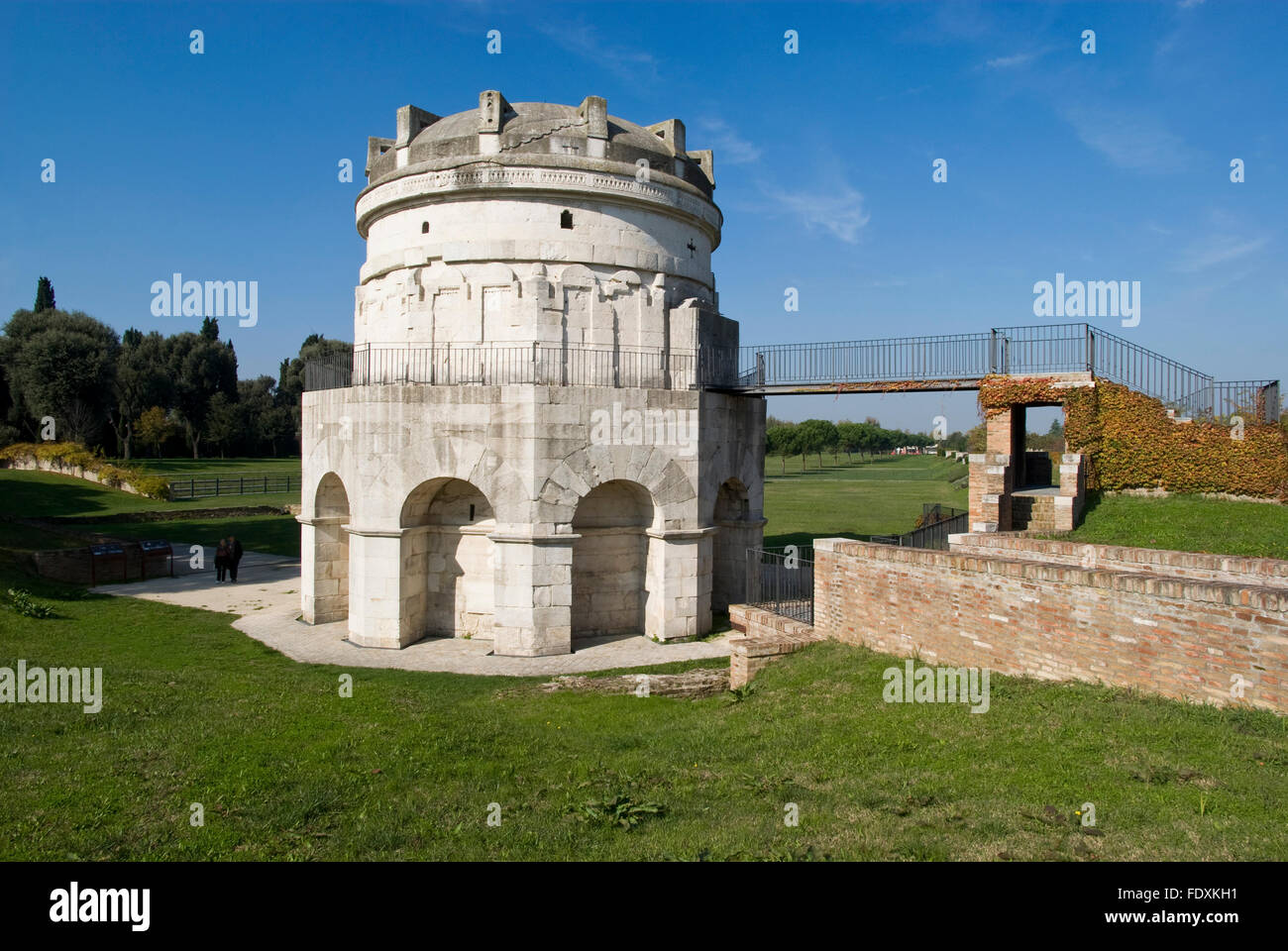 la città con il mausoleo di teodorico