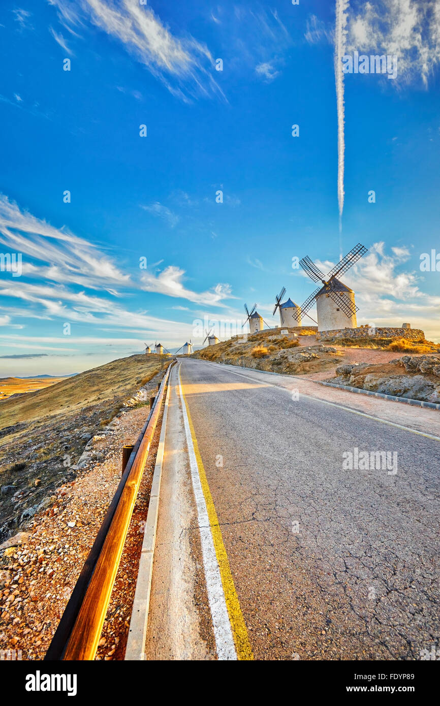 Mulini a vento di Consuegra. Don Chisciotte rotta. Toledo. Castilla la Mancha. Spagna Foto Stock Mulini a vento di Consuegra. Don Chisciotte rotta. Toledo. Castilla la Mancha. Spagna Foto Stock