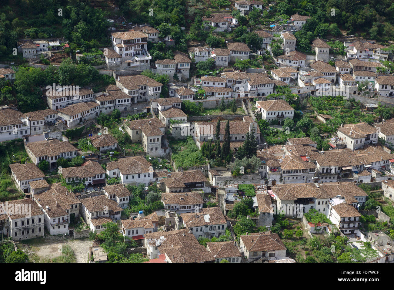 Case ottomane nel vecchio quater Gorica visto da di Kala; Berat, Albania Foto Stock